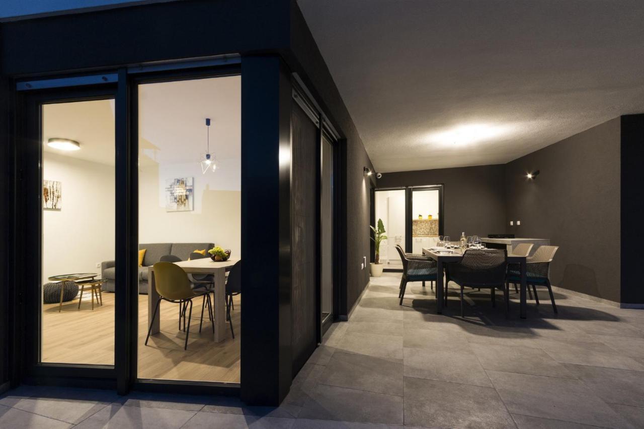Modern 3-Bedroom Villa With A Private Pool Pula Exterior photo